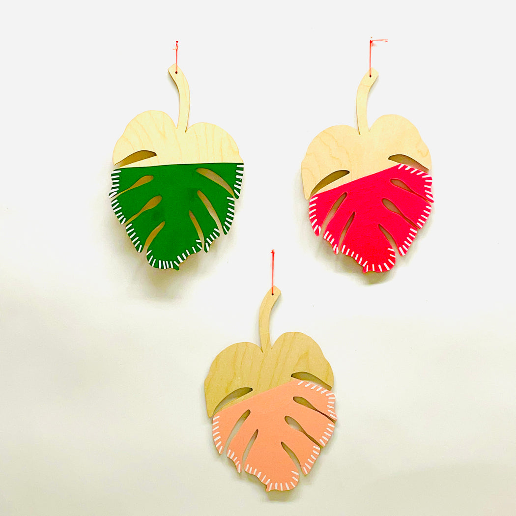 MONSTERA LEAF WALL CHARM