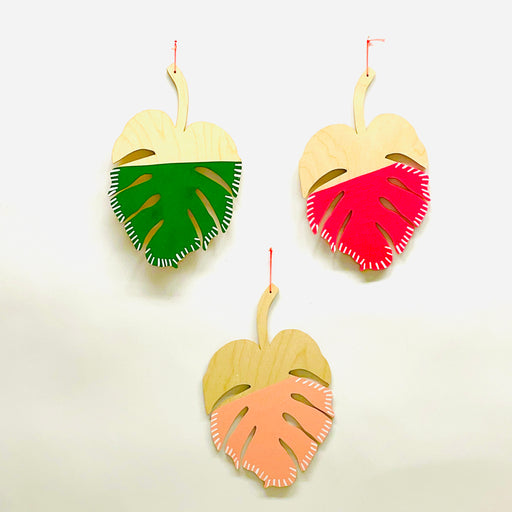 MONSTERA LEAF WALL CHARM
