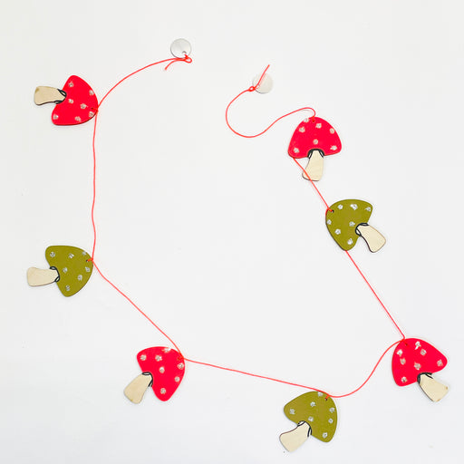 GARLAND - MUSHROOM