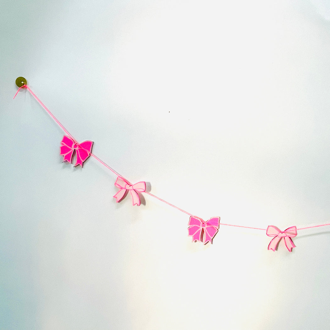 RIBBON GARLAND