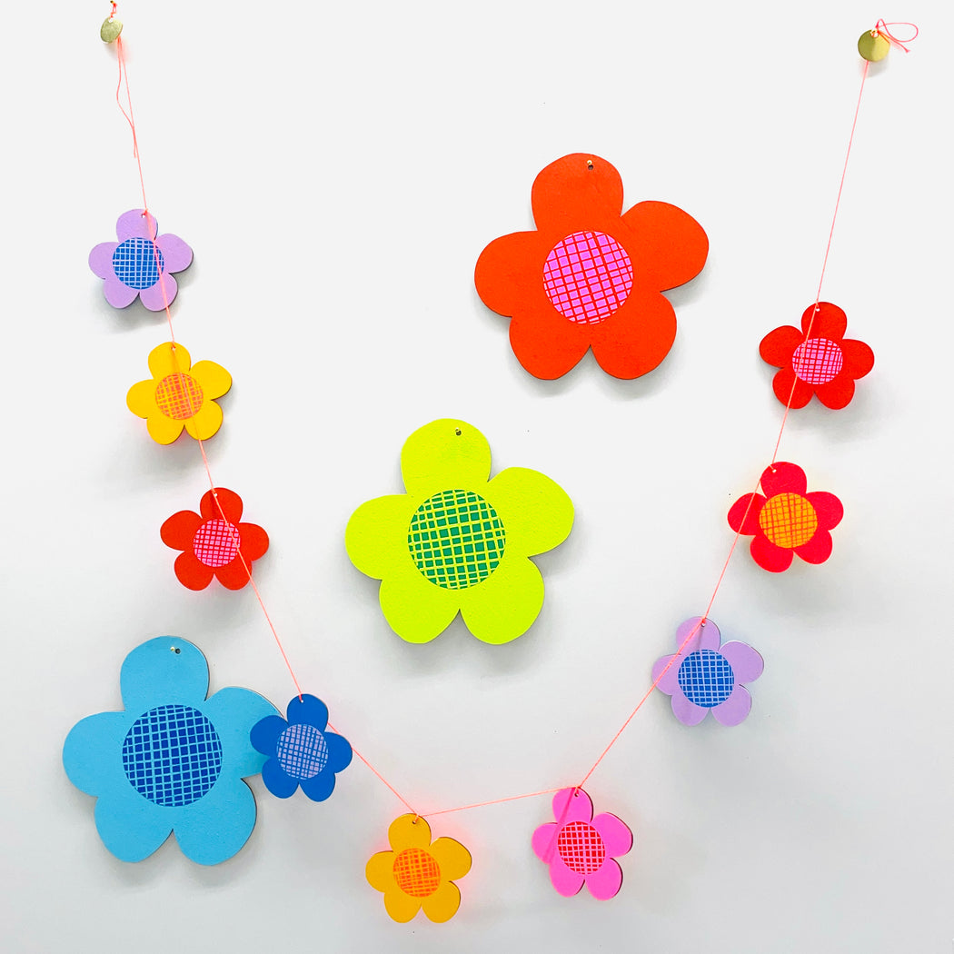 GARLAND - FLOWER POWER