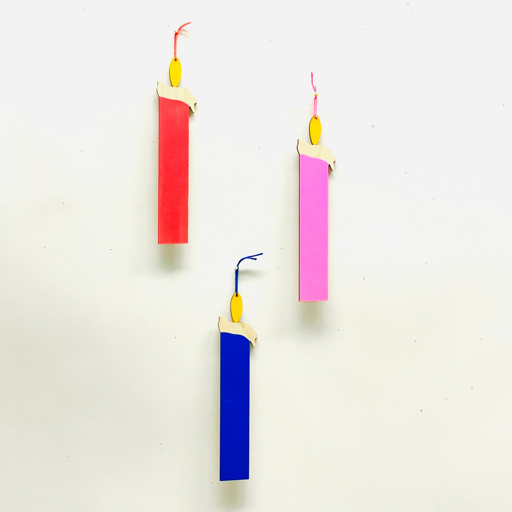 CANDLE WALL CHARM